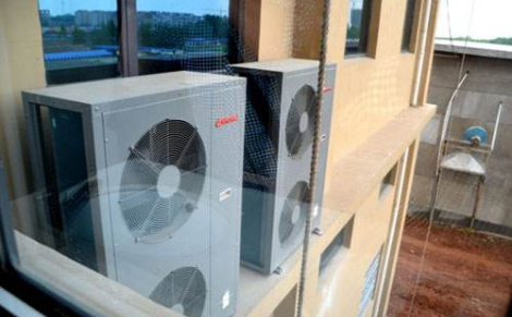 一线品牌空气能热水器的工作原理及优势解析。